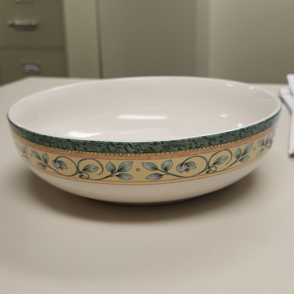 Pfaltzgraff French Quarter Serving Bowl